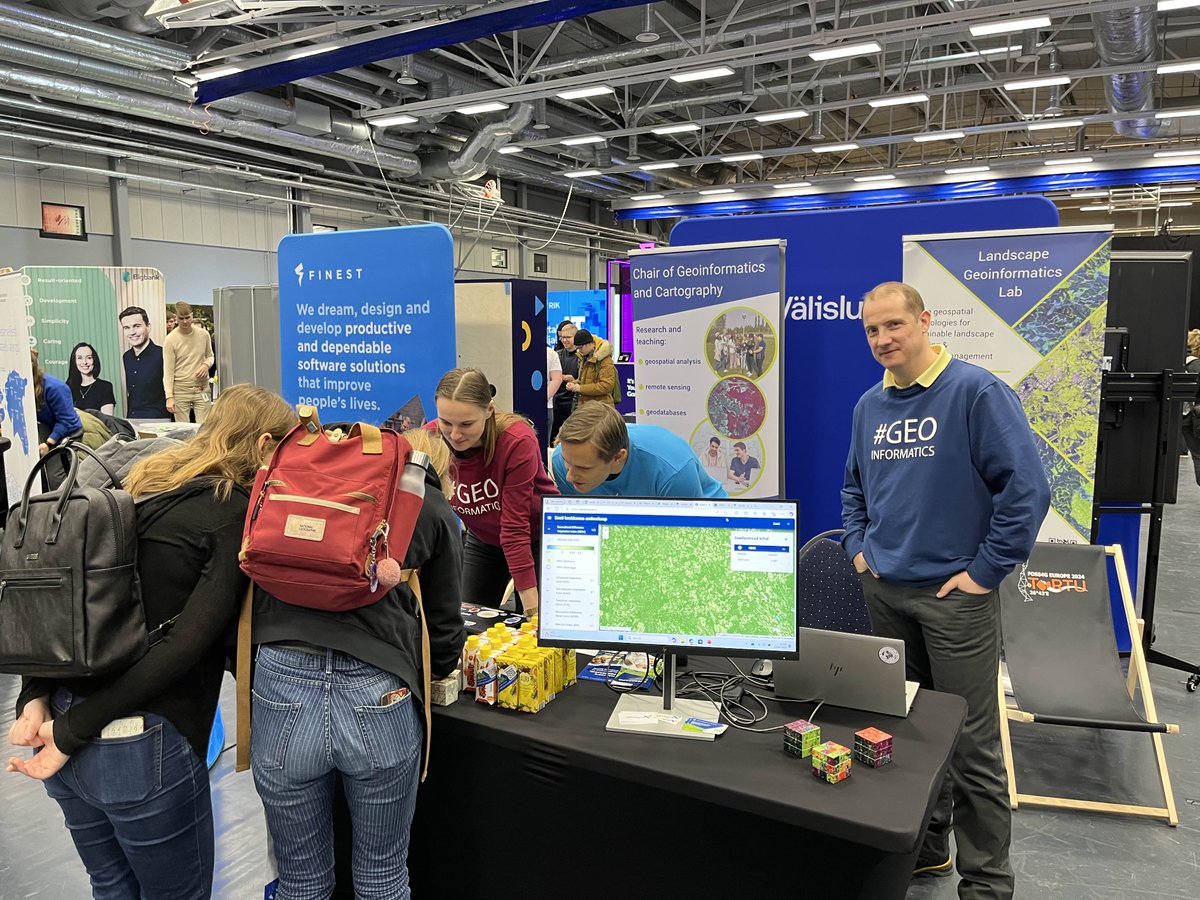 LGeoinformatics's tweet image. We were really happy to be present at the annual Delta Career Day yesterday! 🌐

We met with so many eager students and also had great conversations with them!  🙌✨

It was great to see such high interest from the participants towards us! 👏

#geoinformatics #unitartudelta