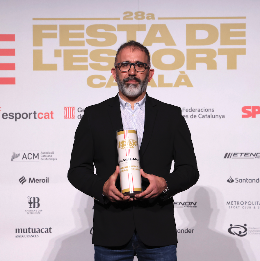 La Federació Catalana de Lluita rep el premi a la Federació Centenària en la Festa de l´Esport Català