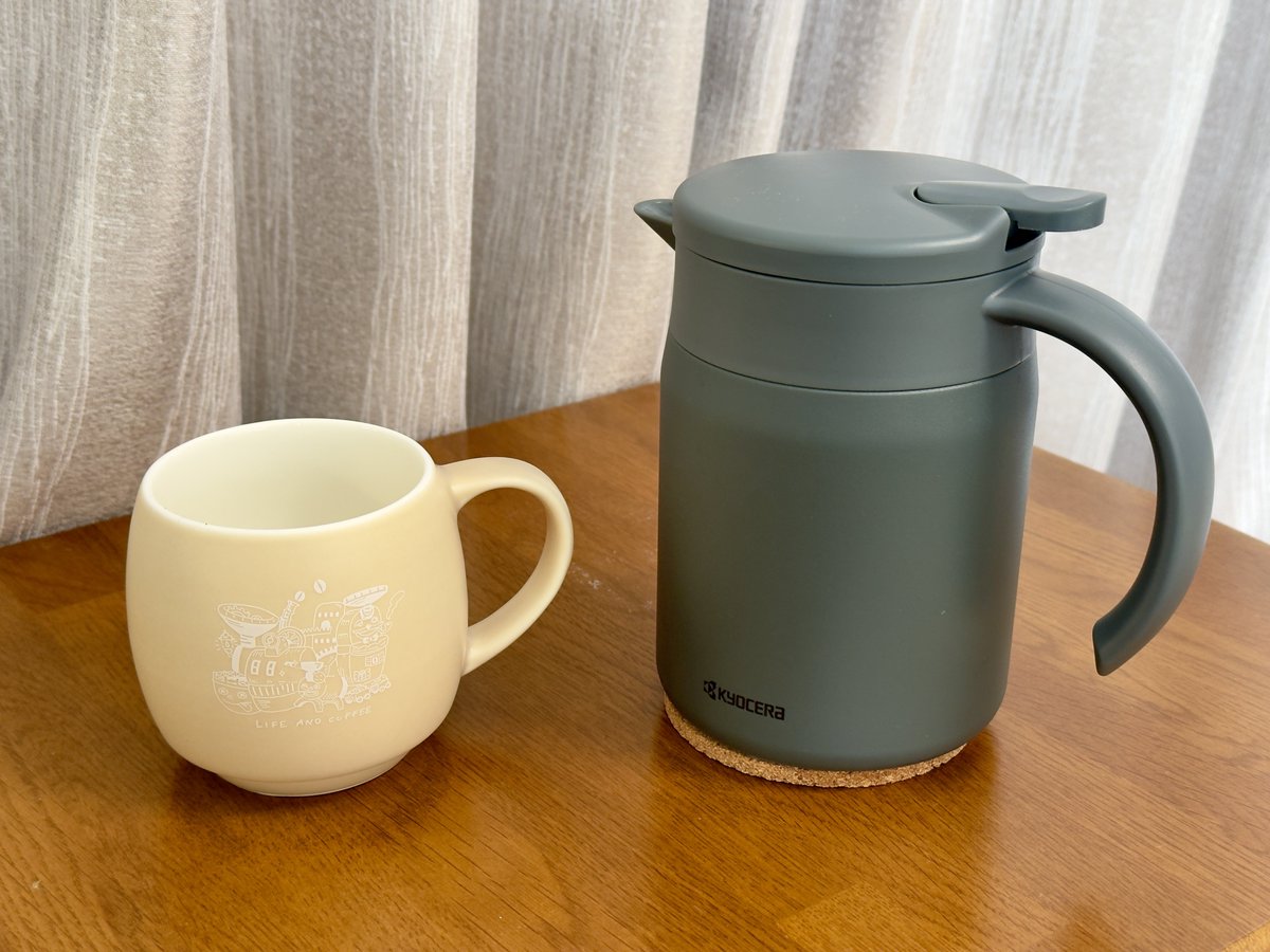ShuStyle_blog's tweet photo. SCAJ2024の京セラブースで紹介されたCERAMUG 真空断熱コーヒーサーバーが発売されたので早速買ってみた！セラミックコートのおかげで長時間味も変わらず保温されるのが良い👍
思ったよりコンパクトで、持ち易く注ぎ易く、水切りも良いのでめちゃくちゃ気に入ってます！
#CERAMUG
#京セラ
#セラマグ https://t.co/0xuDXzUtBR