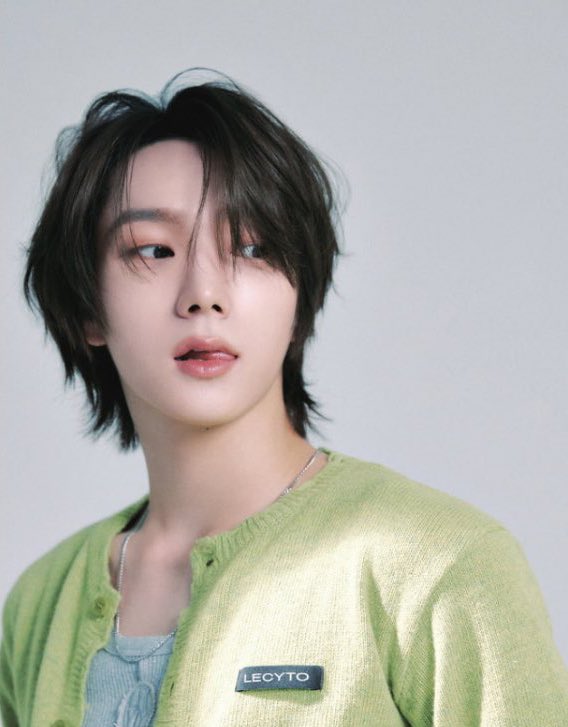 dearmy_ho_'s tweet photo. 성호 초록색 잘 어울려 … 💚💚
이름처럼 넘 맑아 ….💚 https://t.co/asvLQgcYun