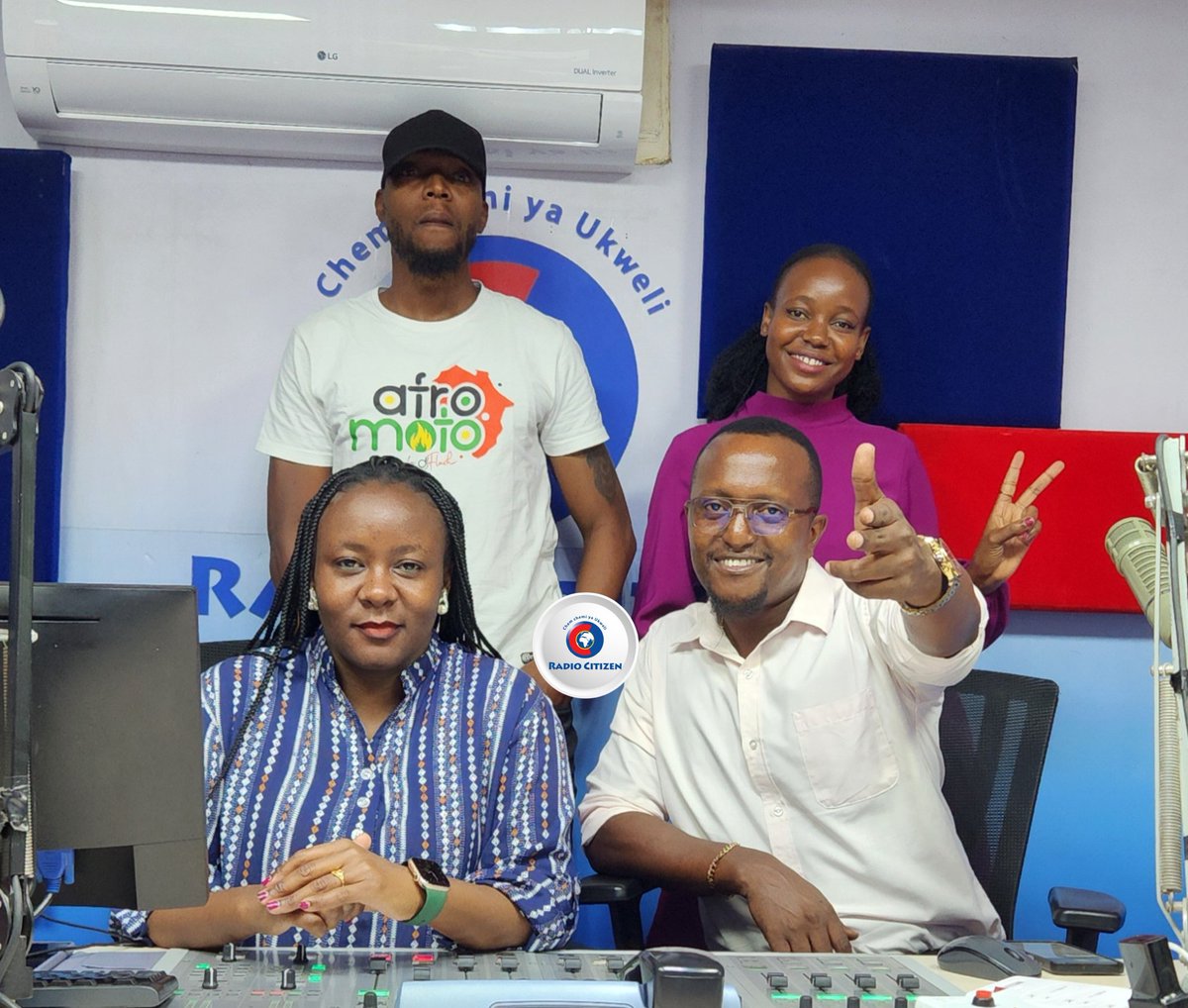 Radio Citizen (@radiocitizenfm) on Twitter photo Leo ni Thursday Inamaana kuwa ni TBT.
Tutacheza Mziki uliovuma na unazidi kuvuma hadi waleo.
Ungana naye Mfalme <a href="/mzaziwillytuva/">Mzazi Willy M. Tuva</a> The Queen <a href="/sellyamutabi/">Kadot</a> na Rais wa Mix <a href="/djflashkenya/">DJ Flash Kenya</a>
#MsetoTBT
#RadioNumberOne Leo ni Thursday Inamaana kuwa ni TBT.
Tutacheza Mziki uliovuma na unazidi kuvuma hadi waleo.
Ungana naye Mfalme <a href="/mzaziwillytuva/">Mzazi Willy M. Tuva</a> The Queen <a href="/sellyamutabi/">Kadot</a> na Rais wa Mix <a href="/djflashkenya/">DJ Flash Kenya</a>
#MsetoTBT
#RadioNumberOne
