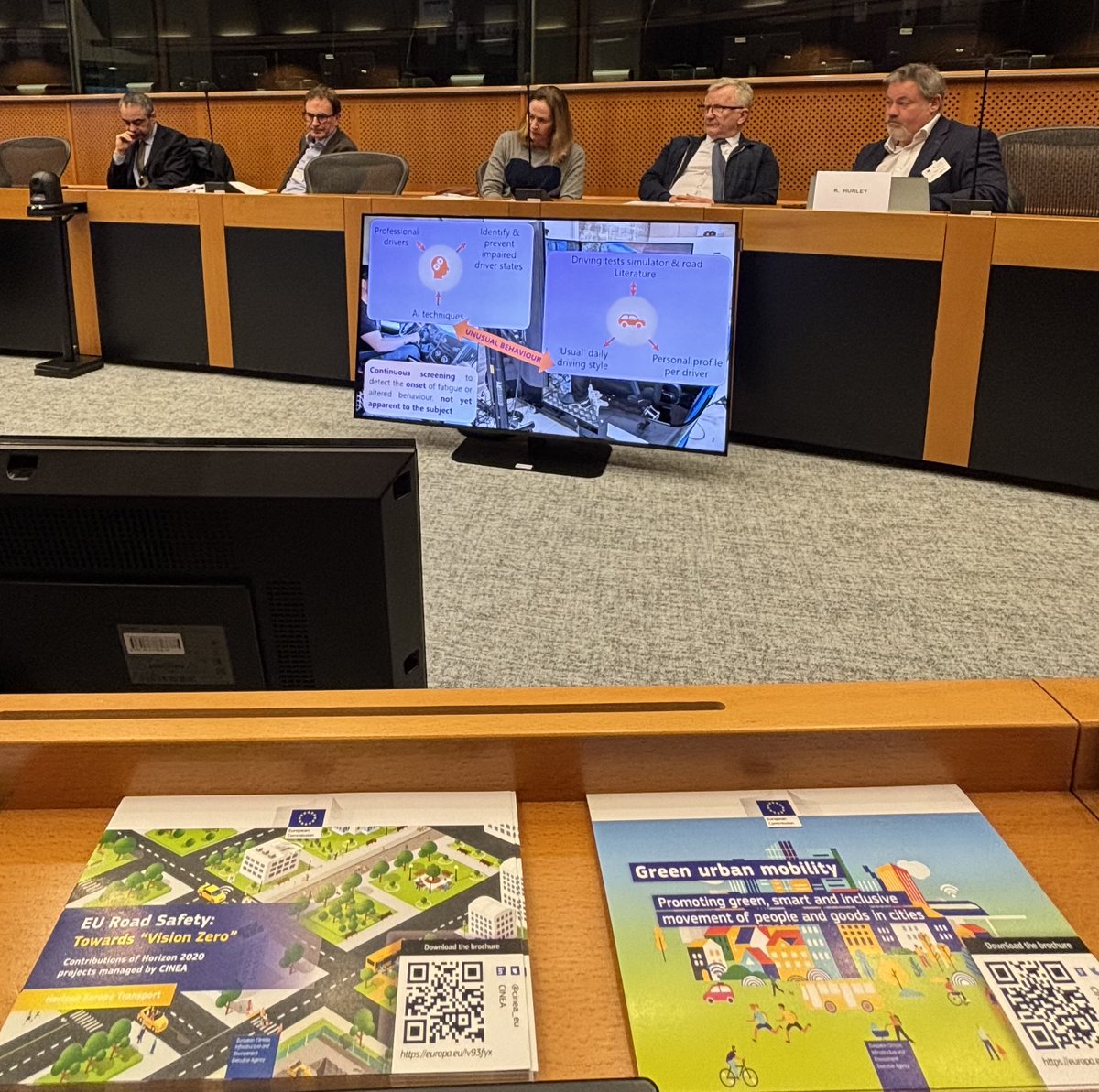 cinea_eu's tweet image. #ProjectinFocus #EU #H2020Transport
🔵Congrats to @FitdriveH2020 who presented their results in @Europarl_EN this week
🟢 #EU-backed FITDRIVE developed technology to detect fatigue &amp;amp; send custom alerts to drivers - key for reducing accidents #VisionZero cordis.europa.eu/project/id/953…