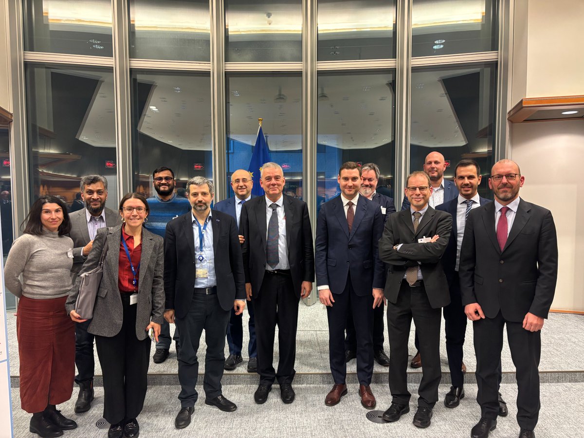 cinea_eu's tweet image. #ProjectinFocus #EU #H2020Transport
🔵Congrats to @FitdriveH2020 who presented their results in @Europarl_EN this week
🟢 #EU-backed FITDRIVE developed technology to detect fatigue &amp;amp; send custom alerts to drivers - key for reducing accidents #VisionZero cordis.europa.eu/project/id/953…