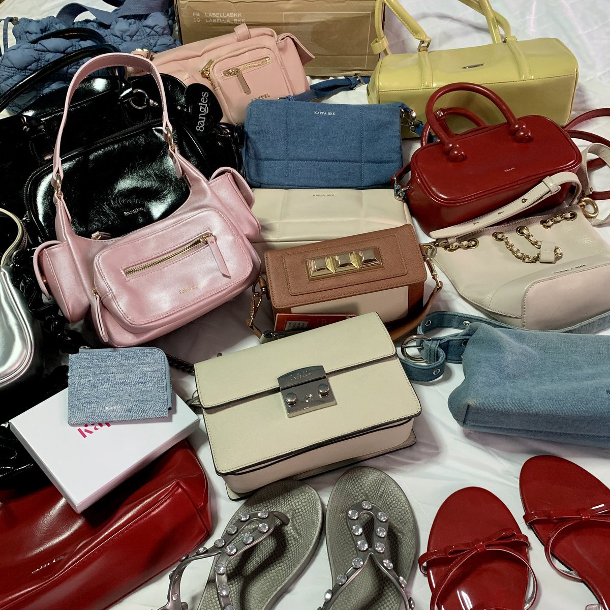 usedby_acces's tweet image. ̥°̩̥˚̩̩̥͙°̩̥ NEW LOT - ลงวันอาทิตย์ 23/2 ~ 18.00 น.

— vgh cintage stylist  labella เสื้อผ้ากระเป๋างานไอจี

જ⁀➴ รี+ปัก-5฿ 📮 shipping 40.-🌴🥥

#ส่งต่อเสื้อผ้า  #ส่งต่อเสื้อผ้ามือสอง #ส่งต่อatb #cintageshop #vghbkk #stylistshop #ส่งต่อกระเป๋า #ส่งต่อเสื้อผ้ามือ2 #โล๊ะตู้มือสอง