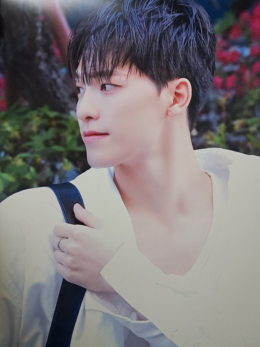 <a href="/Yeogi_DINOview/">스냅슛 (디노 생일카페)</a> 
마지막 날에 6등 8번 뽑고 이벤트 당첨된 사람이 누구냐고요? 바로 접니다 ㅜㅠ 똑찬이만을 위해 여기에 갔다해도 과언이 아니였는데 세상에 이벤트 덕에 1~6등 상품과 포스터까지 모두 모았어요! 당첨 소식 알았을 때가 정말 잊혀지지 않습니다ㅜ 너무 감사해요🩷🩵