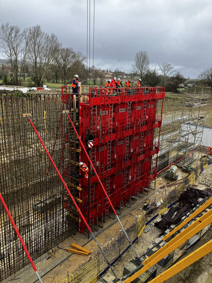 IlonMateriel's tweet photo. Location de banches à Puylaurens pour NGE

#Ilonmateriel #banche #sécurité #beton #chantier #batiment #btp #construction #coffrage #voile #kalıp #materielbtp #grosoeuvre #grue #vinç #France #Paris #perpignan #formwork #marseille #puylaurens https://t.co/UTbotqBvoI