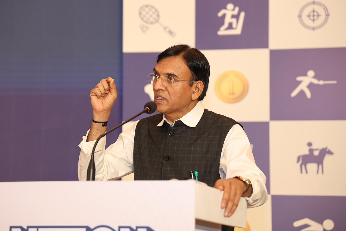 mansukhmandviya's tweet photo. Addressed our energetic Yuva-Shakti at the National Finals of the NationBuilding Case Study Competition 2025 in New Delhi. Their passion for sports and dedication to nation-building are truly inspiring.

My best wishes to the winners and all participants for a bright future ahead.