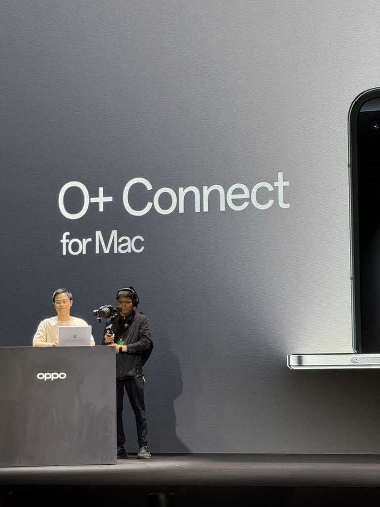 michaeljosh's tweet image. Hello from Singapore. Tonight, @oppo launches the world’s thinnest foldable — the Find N5. I’ve got lots of content dropping real soon… #OPPOFindN5 #SlimYetPowerful