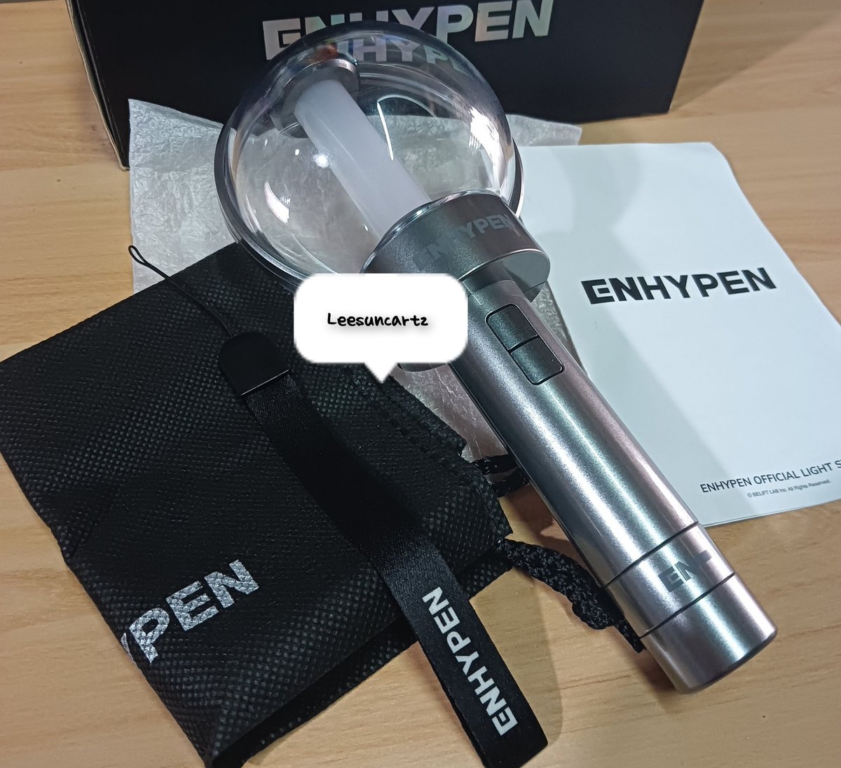 Leesuncartz's tweet photo. wtr lfr | help rt

╰┈➤ engenebong ver 1 rental
– rental fee: ₱700
– refundable security deposit: ₱1,000 
– dday meet up / sdd just pay for the sf
– see pics for more details

🏷️ official engenebong v1 enhypen lightstick rent wtl bulacan tour
#WALKTHELINE_IN_BULACAN https://t.co/q0wNnP7VpK