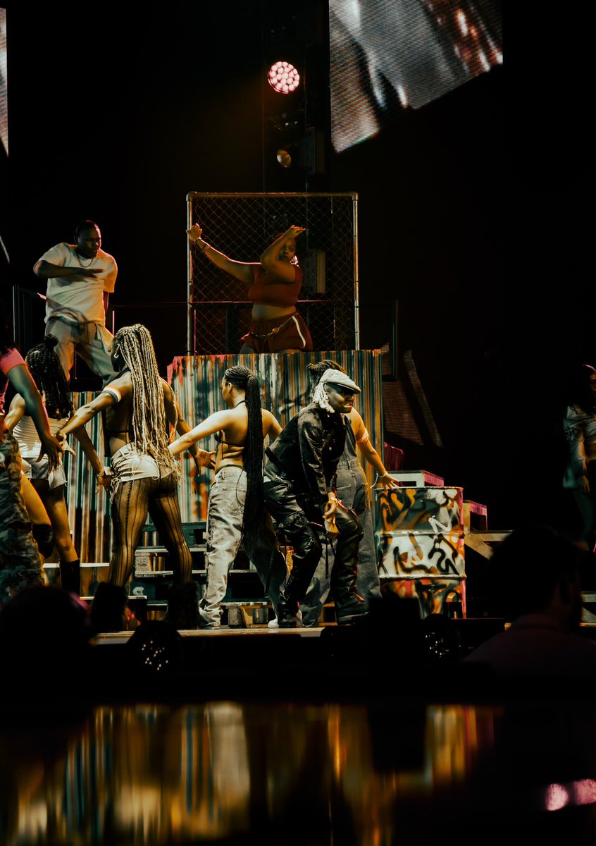chelseasomba's tweet image. So excited to have worked alongside @neiceeneice on the creative direction for @darkoo Mobos performance! It was an incredible experience bringing our vision to life! 🏆