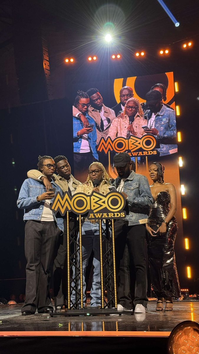 chelseasomba's tweet image. So excited to have worked alongside @neiceeneice on the creative direction for @darkoo Mobos performance! It was an incredible experience bringing our vision to life! 🏆