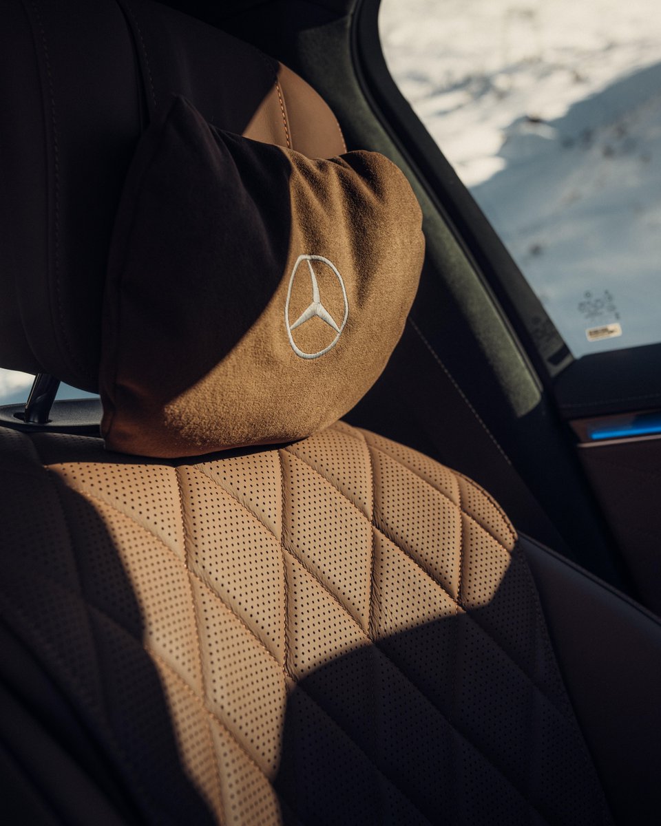 MercedesBenz's tweet photo. More than spectacular: the #SClass.

📷 sebastiankubatz (IG) for #MBcreator

#MercedesBenz #MANUFAKTUR https://t.co/TFnGilrSLw
