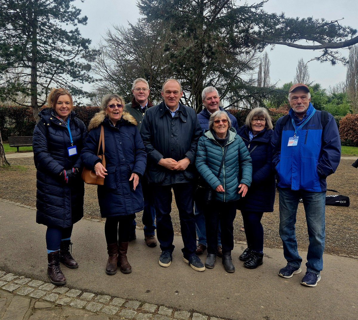 Thanks to <a href="/EdwardJDavey/">Ed Davey</a> who took the time to have his photo taken with us yesterday after our Horsham walk and was very supportive of the concept of our project.😊

##walkandtalk #wellbeing #community
