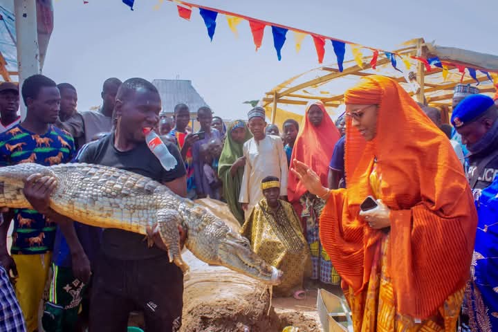 MujahidSSaad's tweet photo. Agricultural Show Event of the Yauri Annual Rigata and Cultural Festival 2025 Edition.

Hon @AishaAK49 , the DG Center for Black and African Arts and Civilization @cbaac77 CBAAC and Chairman Cultural Night event, attended Agricultural Show &amp; Inspection exhibition. @DrZSB #RT https://t.co/VCMglmm17J
