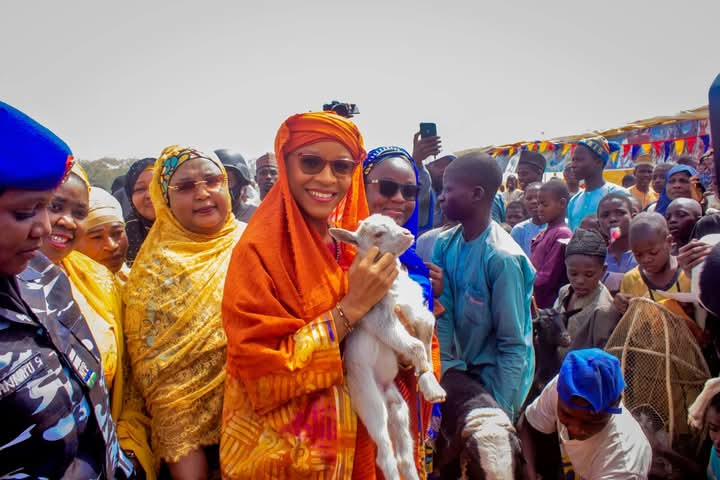 Mujahid Saleh Saad (@mujahidssaad) on Twitter photo Agricultural Show Event of the Yauri Annual Rigata and Cultural Festival 2025 Edition.
Hon <a href="/AishaAK49/">Aisha Augie</a> , the DG Center for Black and African Arts and Civilization <a href="/cbaac77/">Centre For Black And African Arts And Civilization</a> CBAAC and Chairman Cultural Night event, attended Agricultural Show & Inspection exhibition. <a href="/DrZSB/">Zainab Shinkafi-Bagudu</a> #RT Agricultural Show Event of the Yauri Annual Rigata and Cultural Festival 2025 Edition.
Hon <a href="/AishaAK49/">Aisha Augie</a> , the DG Center for Black and African Arts and Civilization <a href="/cbaac77/">Centre For Black And African Arts And Civilization</a> CBAAC and Chairman Cultural Night event, attended Agricultural Show & Inspection exhibition. <a href="/DrZSB/">Zainab Shinkafi-Bagudu</a> #RT