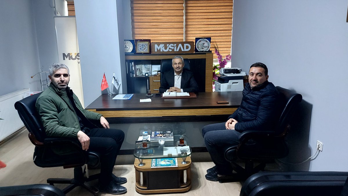 "Başkanımız Abdullah ARAS bey kıymetli misafirimiz eski Ak parti Gençlik kolları başkanı Suat ÖZDAĞ ve  Semih TAN beyefendileri makamında ağırladı. Nazik ziyaretleri için kendilerine çok teşekkür ederiz."
<a href="/MahmutAsmali/">Mahmut Asmalı</a> <a href="/aaras65/">Abdullah Aras</a> 
<a href="/MUSIAD/">MÜSİAD</a> #Birveberaber