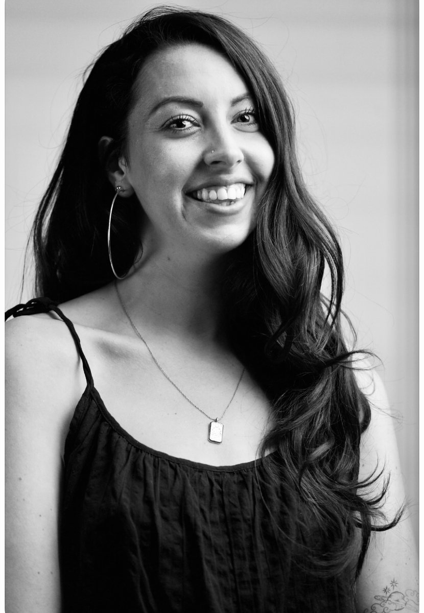 LondonPubTheatres (@pubtheatres1) on Twitter photo INTERVIEW: ERIN HOLLAND on her award-winning comedy THE QUEEN OF QUEX ROAD <a href="/BreadandRosesTC/">The Bread & Roses Theatre</a> Clapham 4 – 15 March
Razer-sharp wit and stories relating to her Irish family all feed into her writing. And what is it with <a href="/ErinKHolland/">Erin Holland ✨🧘🏻♀️🌙</a> and Queens?
Read londonpubtheatres.com/interview--awa… INTERVIEW: ERIN HOLLAND on her award-winning comedy THE QUEEN OF QUEX ROAD <a href="/BreadandRosesTC/">The Bread & Roses Theatre</a> Clapham 4 – 15 March
Razer-sharp wit and stories relating to her Irish family all feed into her writing. And what is it with <a href="/ErinKHolland/">Erin Holland ✨🧘🏻♀️🌙</a> and Queens?
Read londonpubtheatres.com/interview--awa…