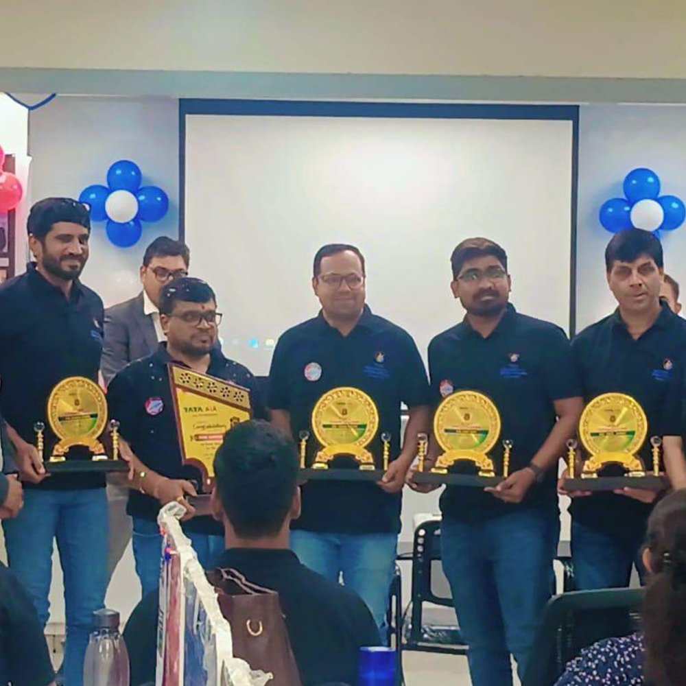 TataAIA_Life's tweet image. As we step into our Silver Jubilee year, Tata AIA continues its mission of protecting lives with the #PledgeToProtect initiative in Nagpur. Our teams across Dharampeth, Central Avenue Road, and Chatrapati Square engaged with consumers, leaders, and agents to spread awareness