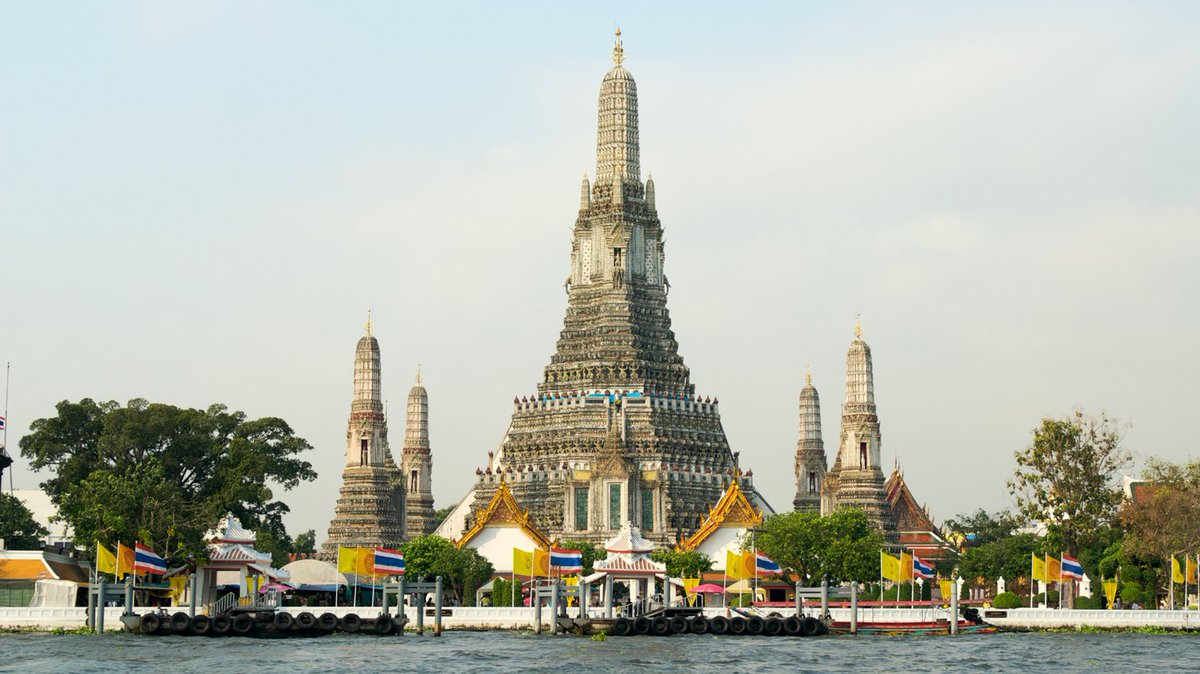 DestiExplorers's tweet photo. 🏯✨ Wat Arun – Bangkok’s Temple of Dawn! 🇹🇭
One of Thailand’s most iconic landmarks, Wat Arun stands tall along the Chao Phraya River!
🎥 Watch more epic travel destinations on our YouTube &amp; blog:
👉 https://t.co/3jXGnWiunt
#WatArun #Bangkok #ThailandTravel #DestiExplorers https://t.co/D2L8dbaj34