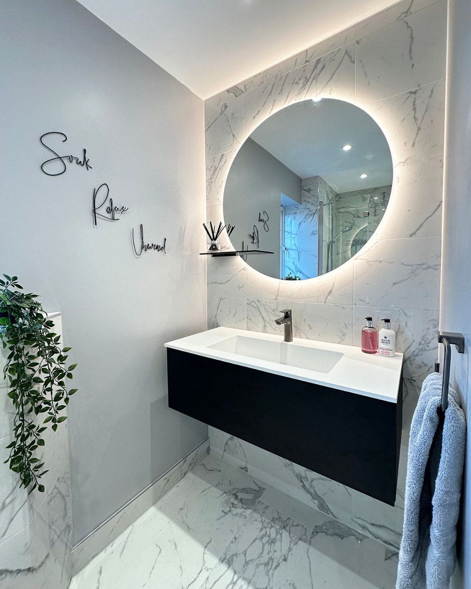 Stone & Chrome (@stoneandchrome) on Twitter photo Bold & Elegantπ€β¨
- Dansani Urban one drawer vanity unit in Black Oak.
- Dansani round LED backlit mirror with heated demister pad and shelf.
- hansgrohe Talis E Single lever basin mixer in Brushed Black Chrome.
- Calacatta tiles by Minoli.
--
π§ enquiries@stoneandchrome.com Bold & Elegantπ€β¨
- Dansani Urban one drawer vanity unit in Black Oak.
- Dansani round LED backlit mirror with heated demister pad and shelf.
- hansgrohe Talis E Single lever basin mixer in Brushed Black Chrome.
- Calacatta tiles by Minoli.
--
π§ enquiries@stoneandchrome.com