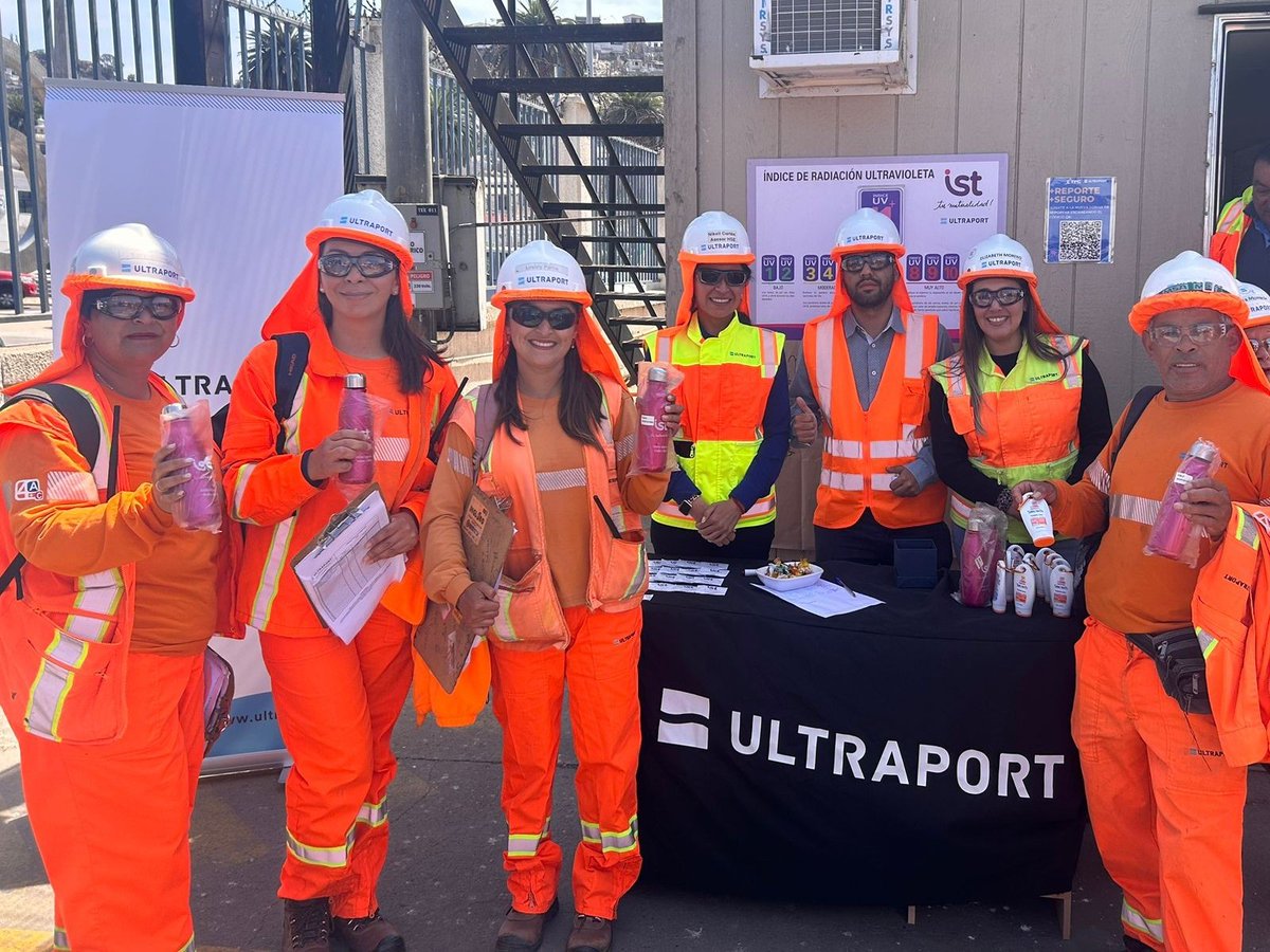 Ultraport_Chile's tweet image. 📢🌞 En #UltraportCoquimbo promovemos el autocuidado. Nuestro comité paritario y equipo HSE, con el apoyo de IST, llevó a cabo una campaña de filtro UV para todas las áreas.

¡Cuidarnos es parte de nuestra cultura! 💪

#Seguridad #Prevención #SaludOcupacional