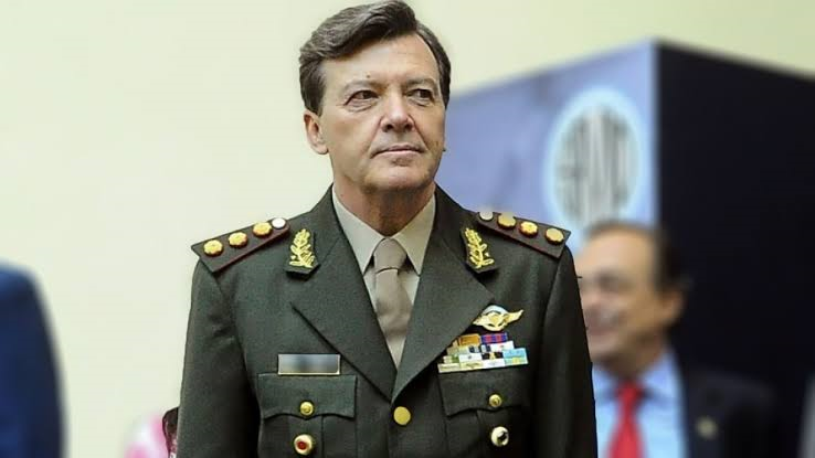 splendidam990's tweet photo. 📻 EN LÍNEA | César Milani, exjefe del Estado Mayor General del Ejército, en diálogo con Alfredo Casado en #SplendidVerano.
💻Prendete en VIVO ➡️https://t.co/OJTjzrwqTo

#Splendid990, siempre de tu lado. https://t.co/j5iC9qcCOu