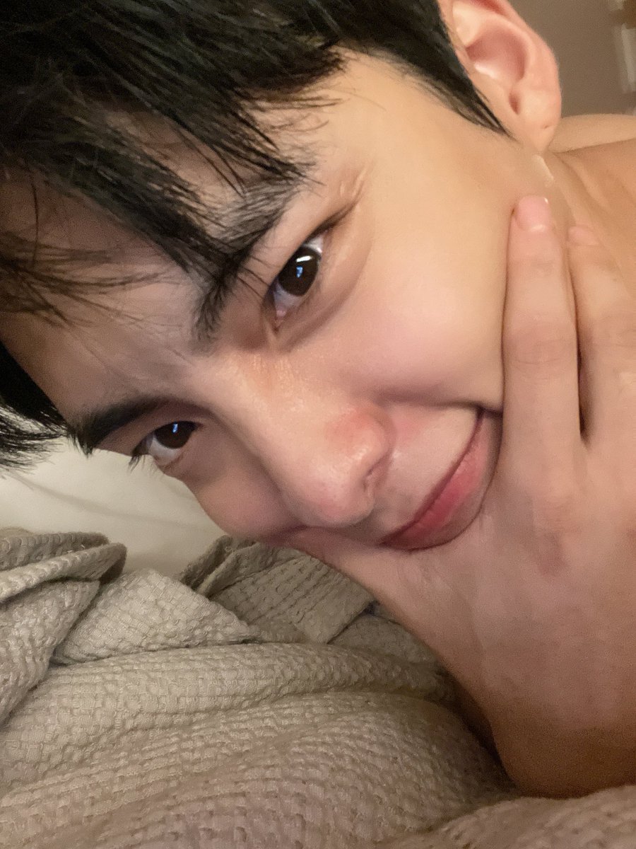 I wonder what Choice’s doing at this early night? 🤓