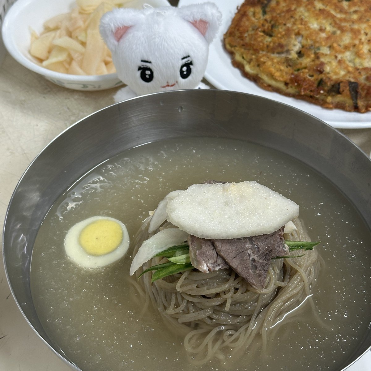 쭈냥이 데리고 평냉 먹으러옴! 😍😍😍