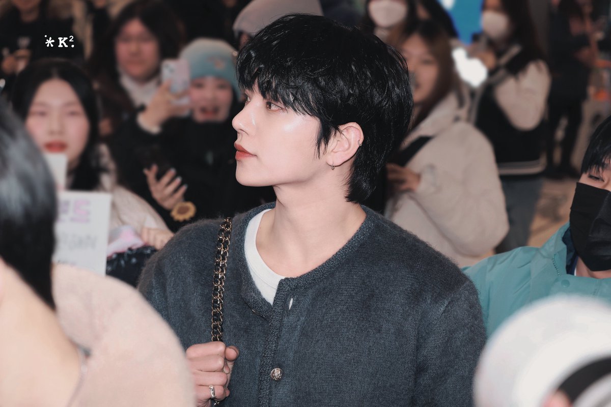 250220 

#조슈아 #홍지수
#ジョシュア #JOSHUA 
#세븐틴 #SEVENTEEN

HD 🔗：weibo.com/6239073465/513…