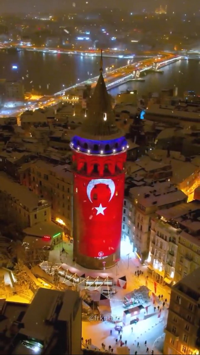 DÜN AKŞAMKİ İSTANBULDAN KAR MANZARASI 🤍❄️

Sizin Semtteki Kar Manzarası Nasıl ? 
Fotoğraflarınızı Merak Ediyoruz ❄️