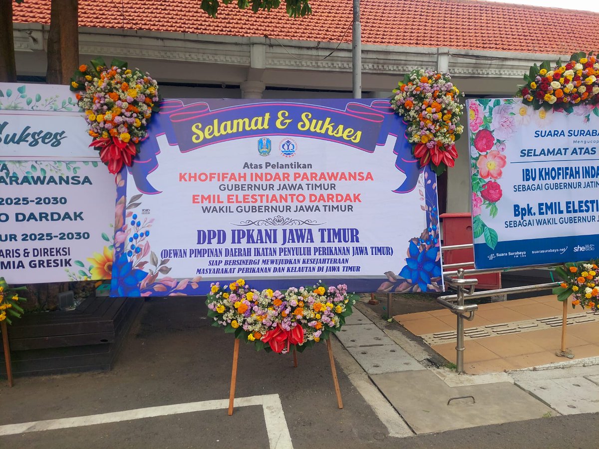 pwkcuk's tweet photo. Seperti nelayan yg berlayar dg kompas yg tepat, Jatim kembali berlabuh pd kepemimpinan yg visioner. 
Selamat atas pelantikan Ibu Khofifah &amp; Bpk Emil Dardak sebagai Gubernur dan Wagub Jawa Timur! 
Bersama, kita jadikan laut dan perairan Jatim sbg sumber kesejahteraan berkelanjutan https://t.co/TZTEOKWbz1