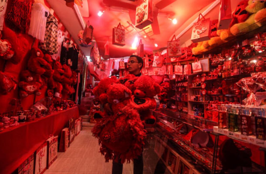 vampl0vrrr's tweet photo. valentine's day, gaza. https://t.co/38SO2uRK83