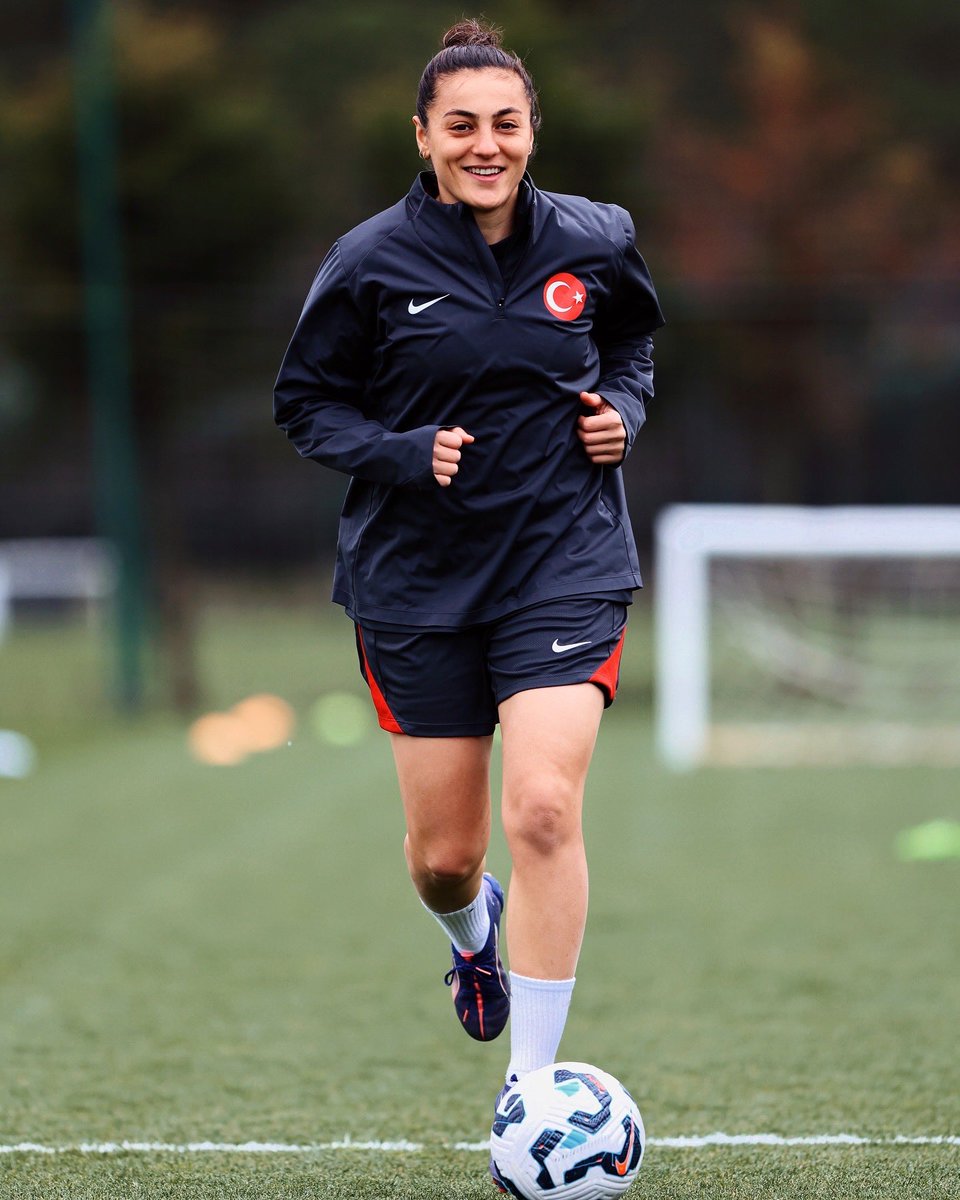 Ay yıldızın peşinde her zaman gururla 🇹🇷
Uefa Uluslar B Ligindeki grubun ilk maçı İrlanda için hazırız 🇹🇷♥️ #türkiye <a href="/MilliTakimlar/">Türkiye #BizimÇocuklar 🇹🇷</a>