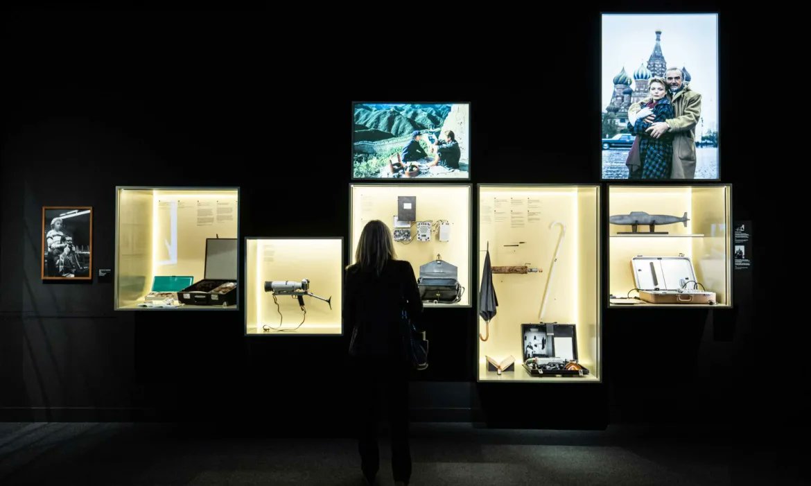 Valencia City (@valenciacity_es) on Twitter photo Los espías 🕵️ del cine 🎦 se infiltran en la nueva exposición de <a href="/CaixaForum/">CaixaForum</a> #Valencia
El centro cultural de la Fundación ”la Caixa” acoge la muestra «Top secret. Cine y espionaje», en una nueva colaboración con la Cinémathèque française.
#caixaforum Los espías 🕵️ del cine 🎦 se infiltran en la nueva exposición de <a href="/CaixaForum/">CaixaForum</a> #Valencia
El centro cultural de la Fundación ”la Caixa” acoge la muestra «Top secret. Cine y espionaje», en una nueva colaboración con la Cinémathèque française.
#caixaforum