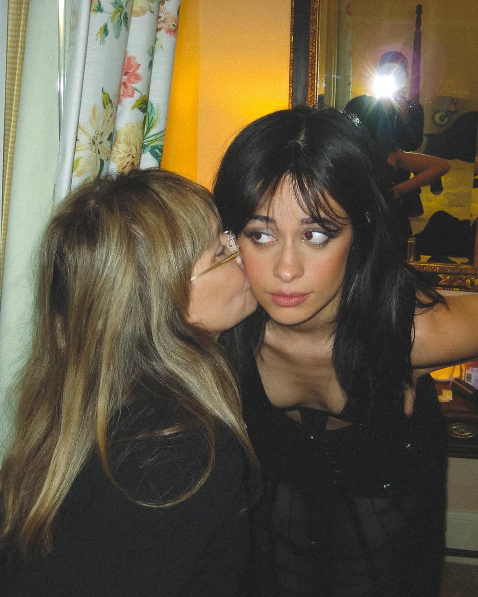 Camila_Cabello's tweet image. love you, london 💌