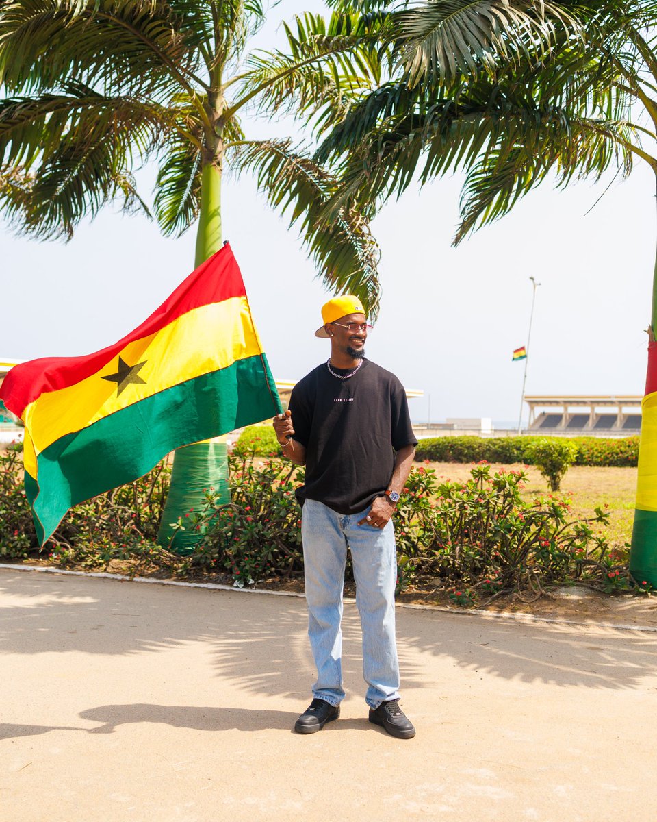 iam_topherJ's tweet image. +233 LIVING 🇬🇭

Love it here💜