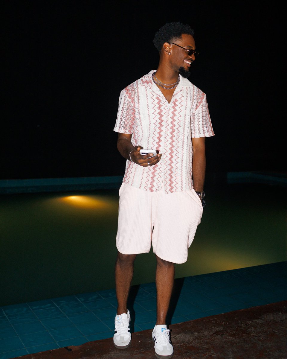 iam_topherJ's tweet image. +233 LIVING 🇬🇭

Love it here💜