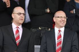 YTfxn's tweet photo. What would happen if the glazers died (forcefully perchance)? Would the company have to sell man united or would they still leach off of us? Asking for a friend. #greenandgoldtillweresold #GlazersOut #ManUtd https://t.co/1CfH8rKPrL