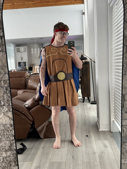 Hercules cosplay :) https://t.co/PNIKWPdwFd