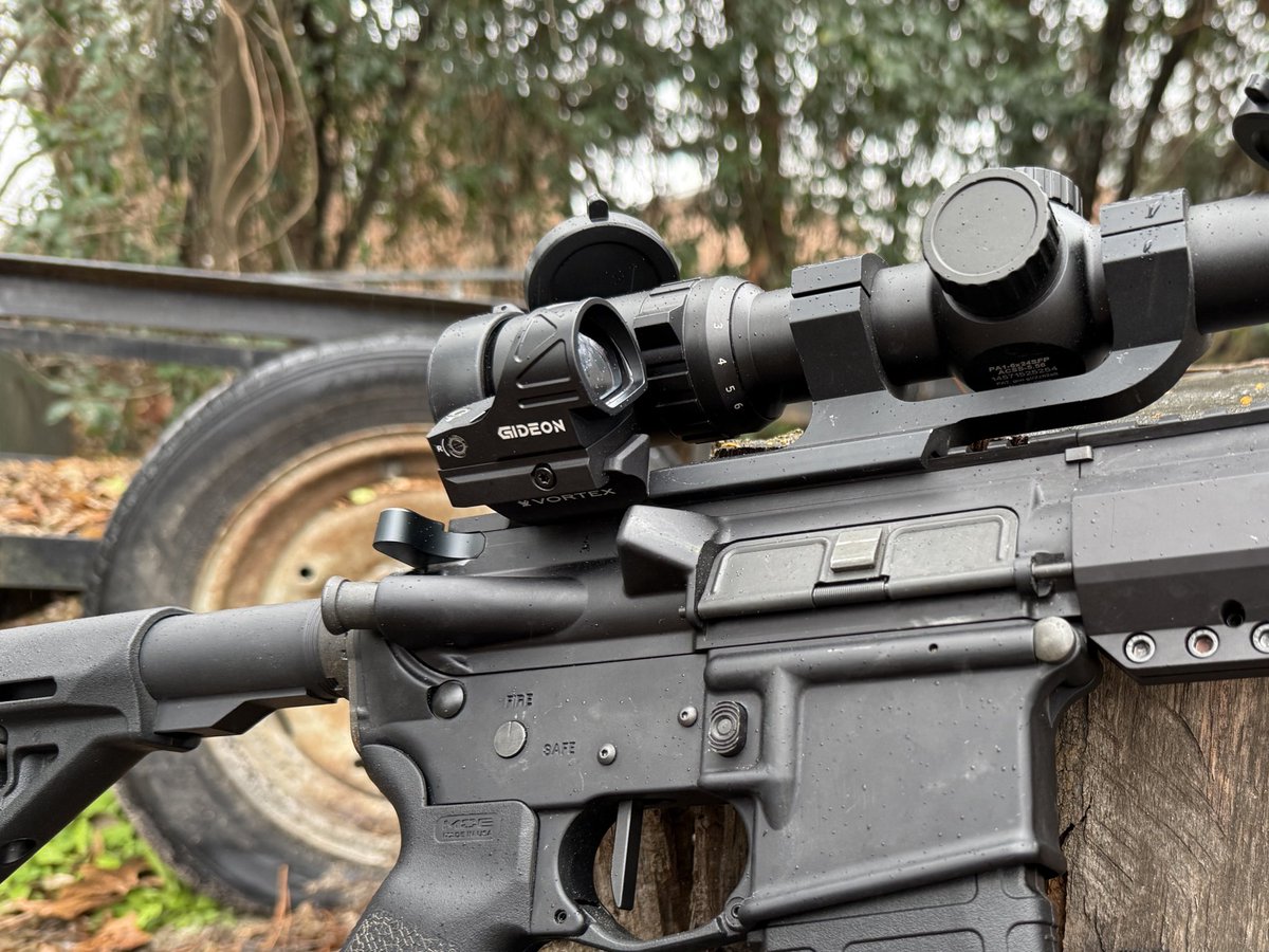 OnePewTwoPew's tweet image. Put a @GideonOptics Omega as a 45 offset on my bump in the night AR15! I love how it looks!
The trigger is a @RiseArmament RAVE 140

#45offset #45degrees #reddot #greendot #ar15 #lpvo #556 #223 #gideonoptics