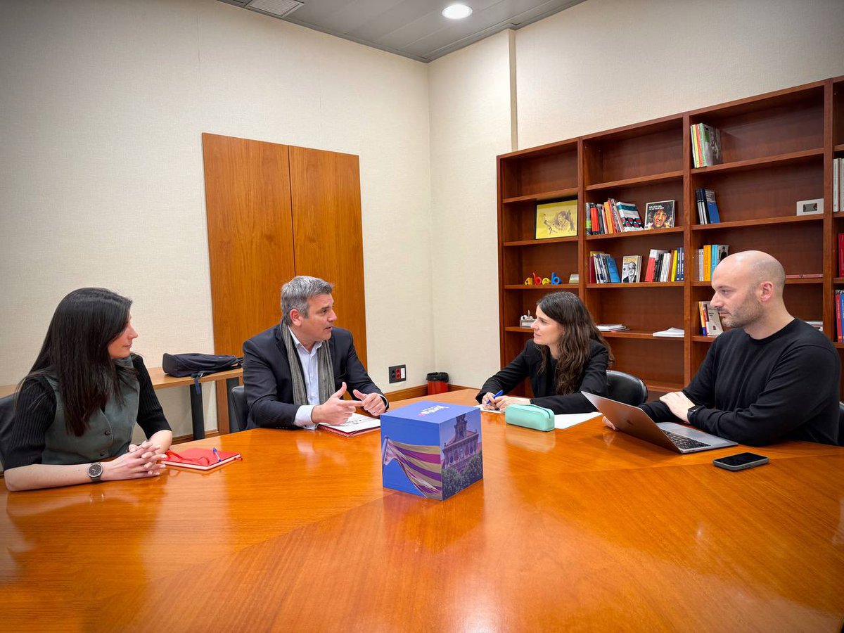 Profitosa reunió de treball amb <a href="/CEDAC_/">Cedac</a> , el Consell d'Empreses Distribuïdores d'Alimentació de Catalunya. Repassem els reptes legislatius que hi ha al Parlament, i també els que hi han de venir! #junts