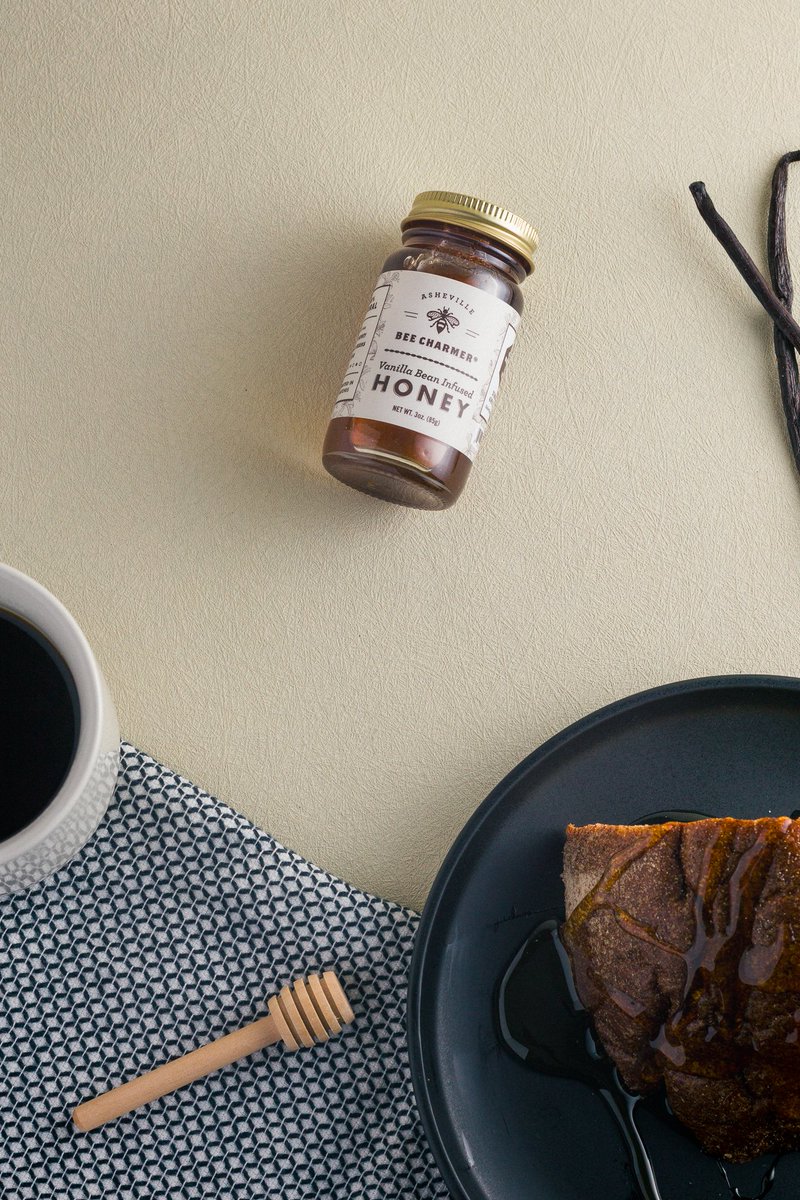 iamsheepless's tweet photo. A sweet taste of Asheville ๐ฏโจ Vanilla bean-infused honey from Bee Charmer โ pure gold in a jar! #BeeCharmer #Asheville #VanillaHoney #HoneyLovers #FoodPhotography #SupportLocal #NCFoodies #ArtisanFood #Foodie #LiquidGold https://t.co/ty5fN5LrsQ