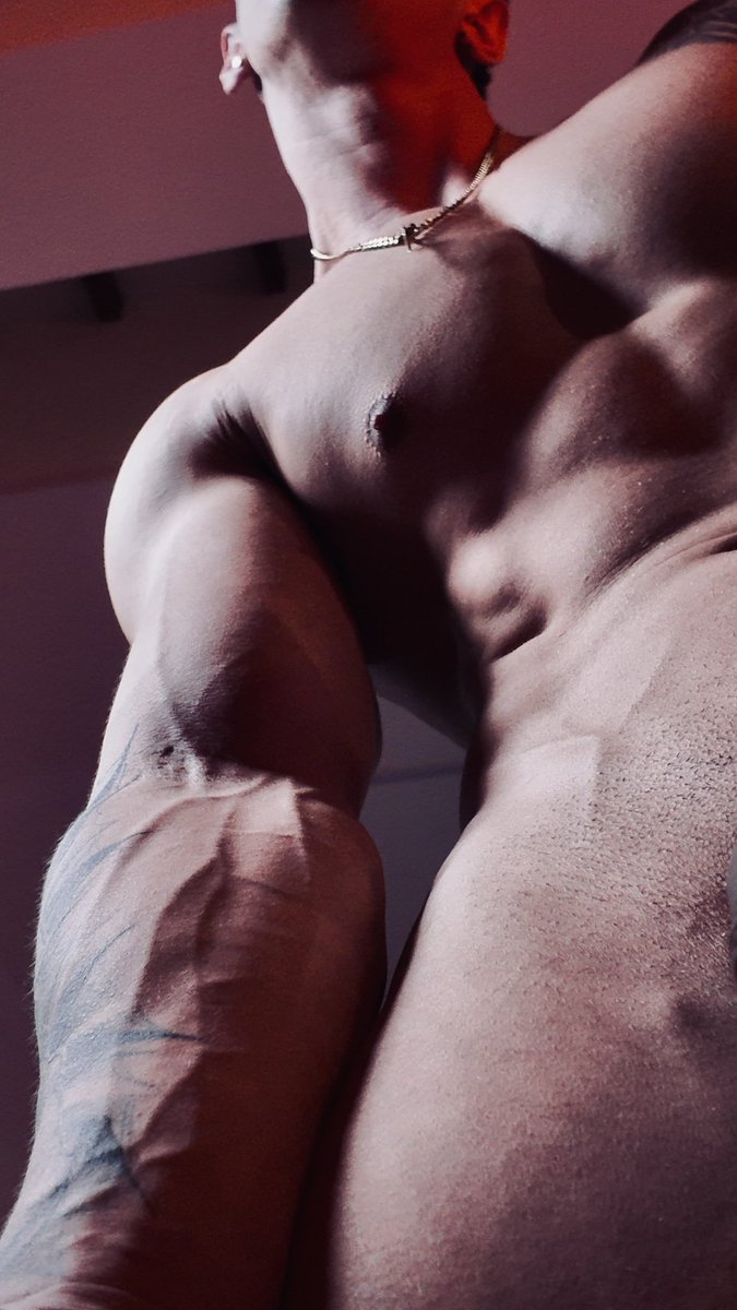 Do you like them veiny? 😏🔥💪🏻
onlyfans.com/thomasfalcon