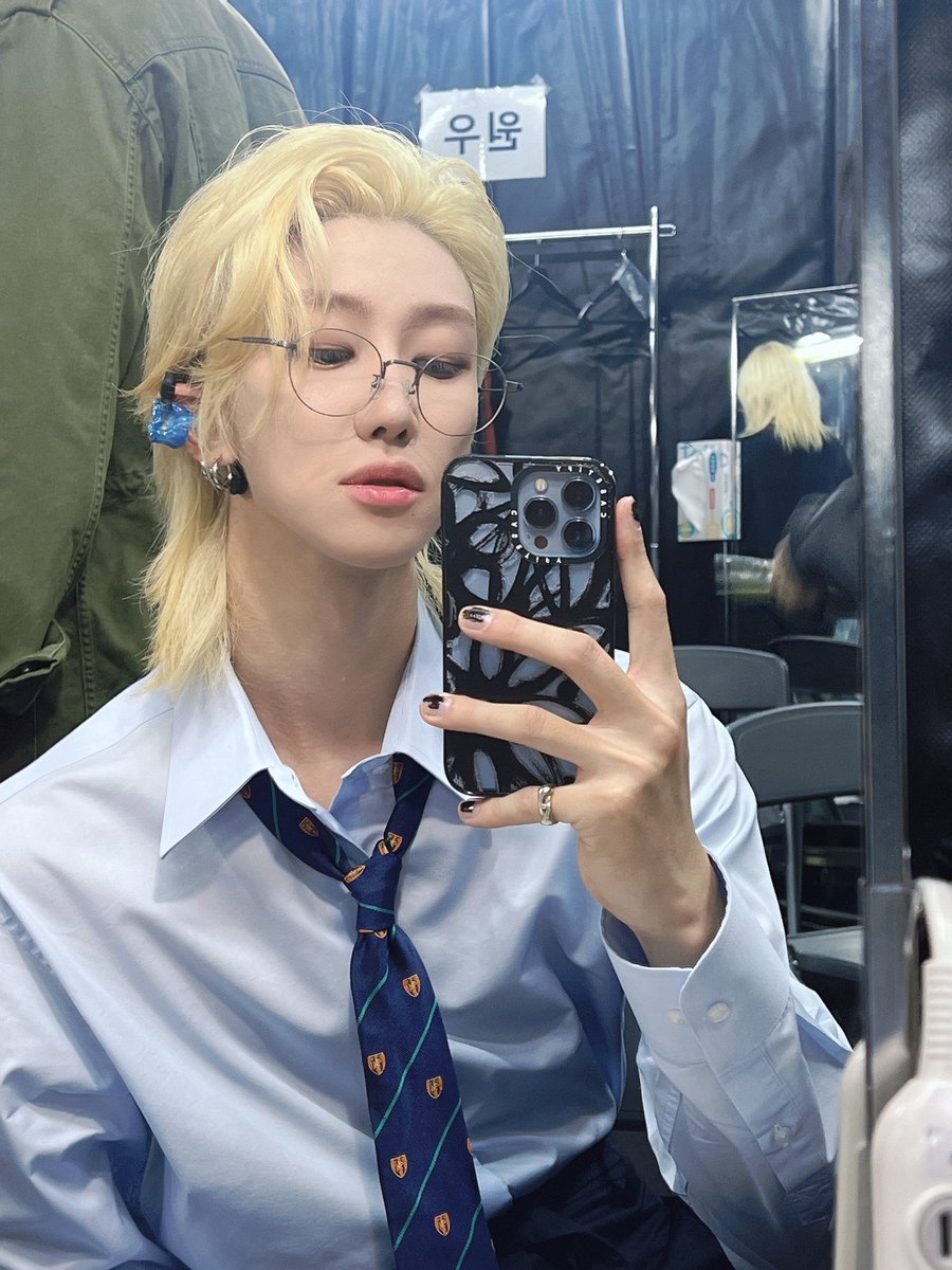 mingghoe's tweet photo. he awakens a level of delusion and insanity in me that shouldn’t be possible https://t.co/3IzuzJi7IF