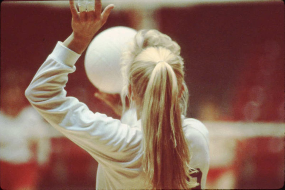 Straight from the archives! A look at Southern Utah State College volleyball in 1988.

What throwback do you want to see next❓

Image courtesy of SUU Library Special Collections 📚

#TBirdNation ⚡️ #RaiseTheHammer