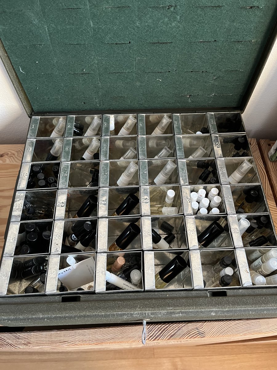 I’ve been a perfume nerd all my life. I am about to create my very first scent collection 🔥

Super excited!!!!!!

And it will not be perfumes 👀

I will of course give everyone that has supported me with my NFTs a discount on the limited first drop!

More info to come!