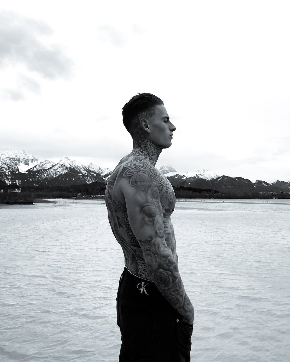 SomberIntent's tweet image. My, my, those eyes like fire…