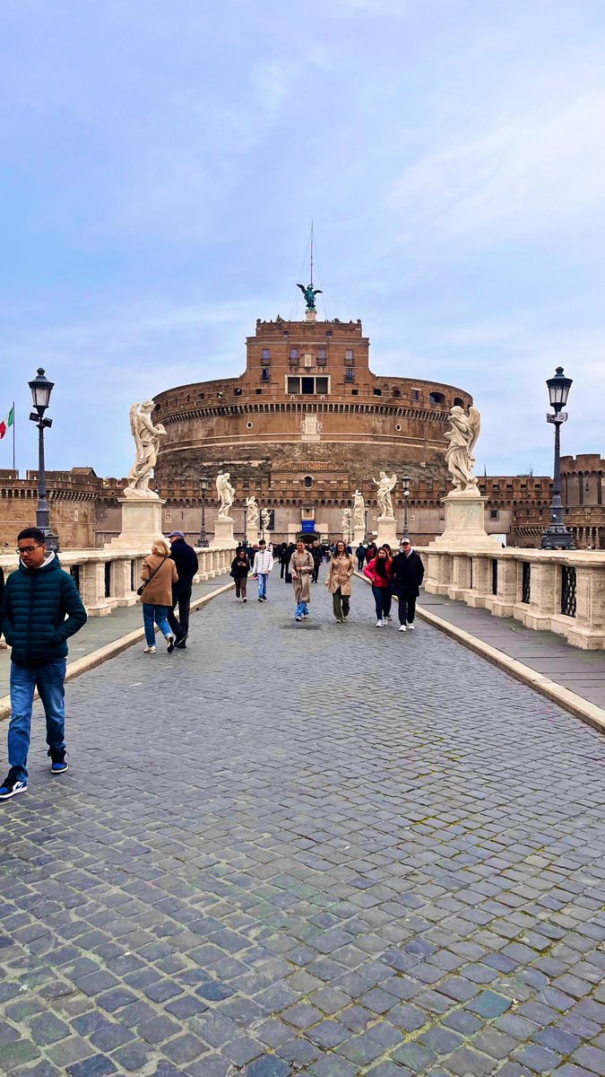 Rome | Day Two 🇮🇹

An early start to see an empty Trevi Fountain on the way to the Vatican 🇻🇦 Incredible guided tour through the Museum before witnessing Castel Sant’Angelo, St Peter’s Basillica and Michaelangelo’s breathtaking frescos in the Sistine Chapel. Incredible. 👨🏽‍🎨