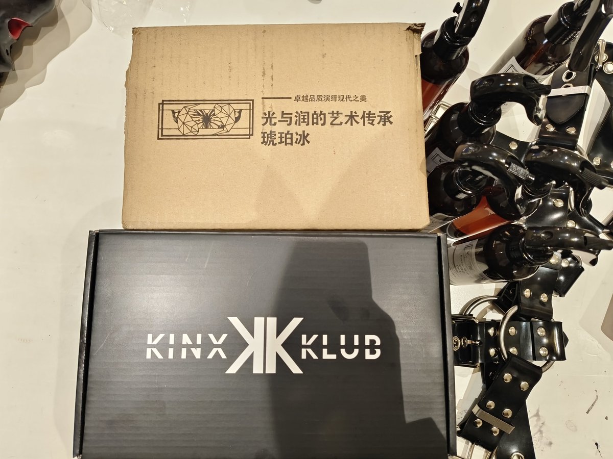 叮～按时长大✨
首先感谢各位能在百忙之中抽空参加我的生日会，陪我度过一个难忘的生日🎂
也很感谢各位和品牌送的祝福和礼物，我真的很感动🎁
我争取今年不拖更，不摆烂，不佛系，陪你们多多更新👌