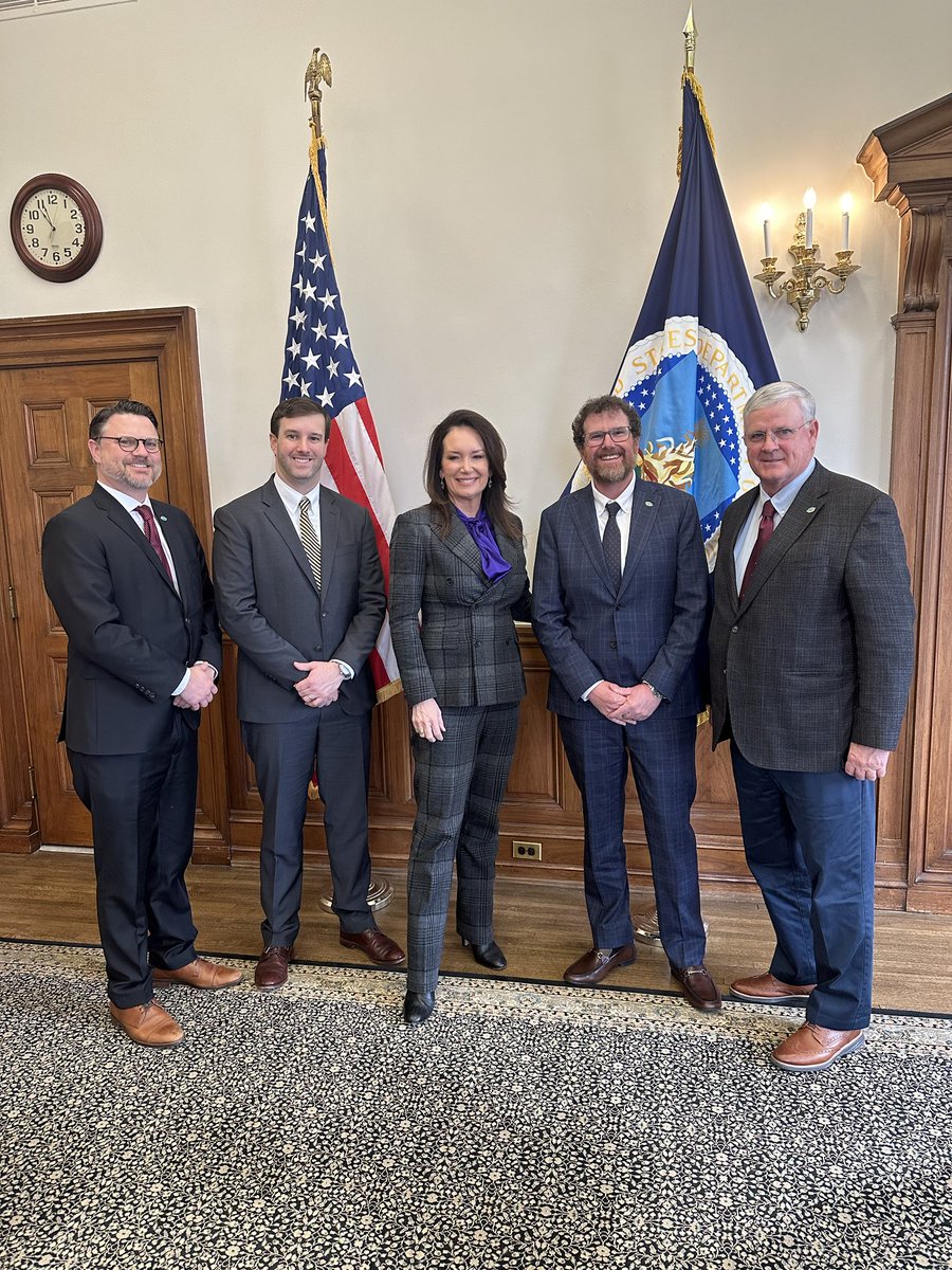 AgCouncilofAr (@agcouncilofar) on Twitter photo Was a pleasure to visit with <a href="/SecRollins/">Secretary Brooke Rollins</a> <a href="/USDA/">Dept. of Agriculture</a> & discuss issues important to 🇺🇸 farmers. We from Arkansas wish her well as she works to address the many challenges facing the 🇺🇸 ag industry. #AmericaFirst Was a pleasure to visit with <a href="/SecRollins/">Secretary Brooke Rollins</a> <a href="/USDA/">Dept. of Agriculture</a> & discuss issues important to 🇺🇸 farmers. We from Arkansas wish her well as she works to address the many challenges facing the 🇺🇸 ag industry. #AmericaFirst